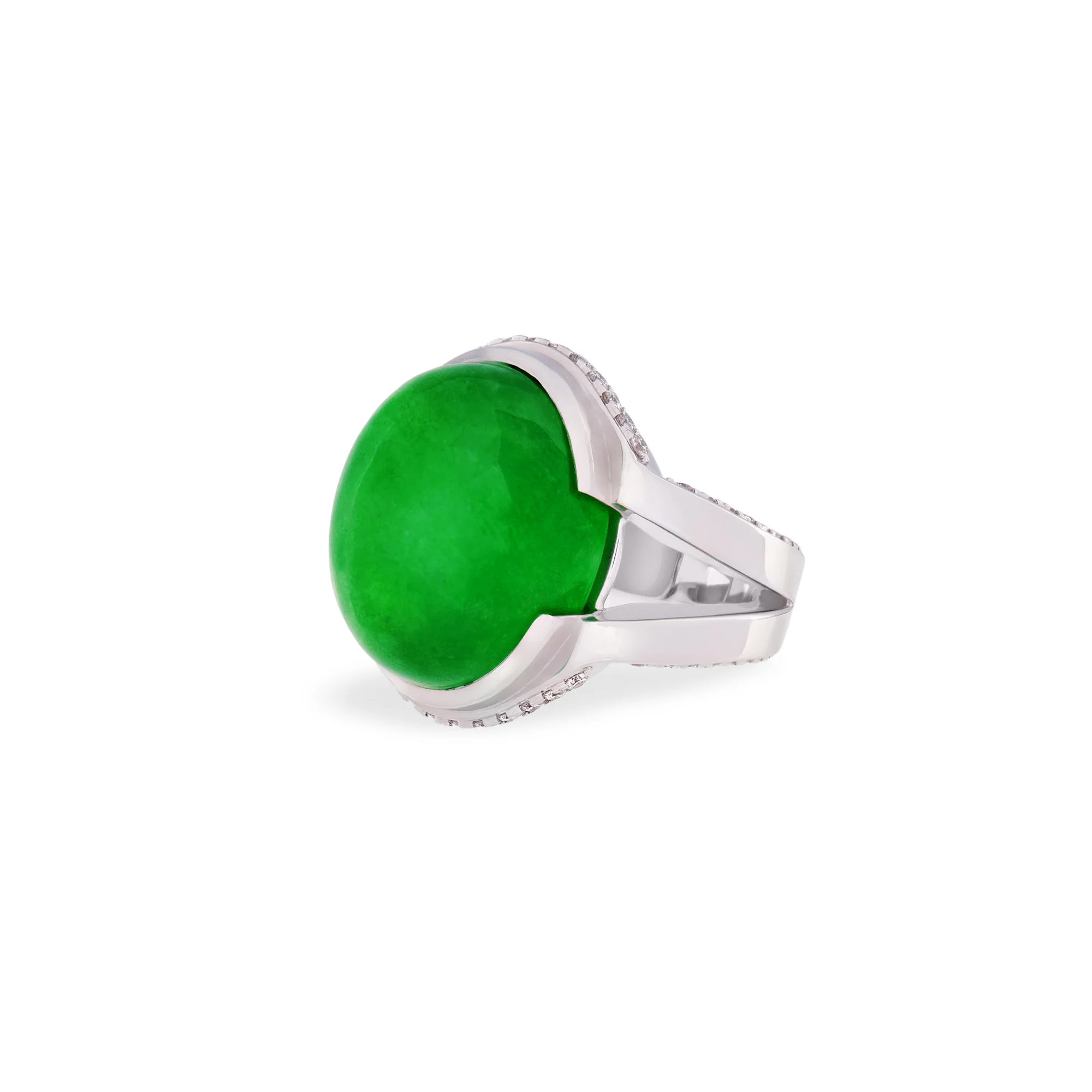 Imperial Jadeite Cabochon Ring in 18ct White Gold with Round Brilliant-Cut Diamonds - Image 3